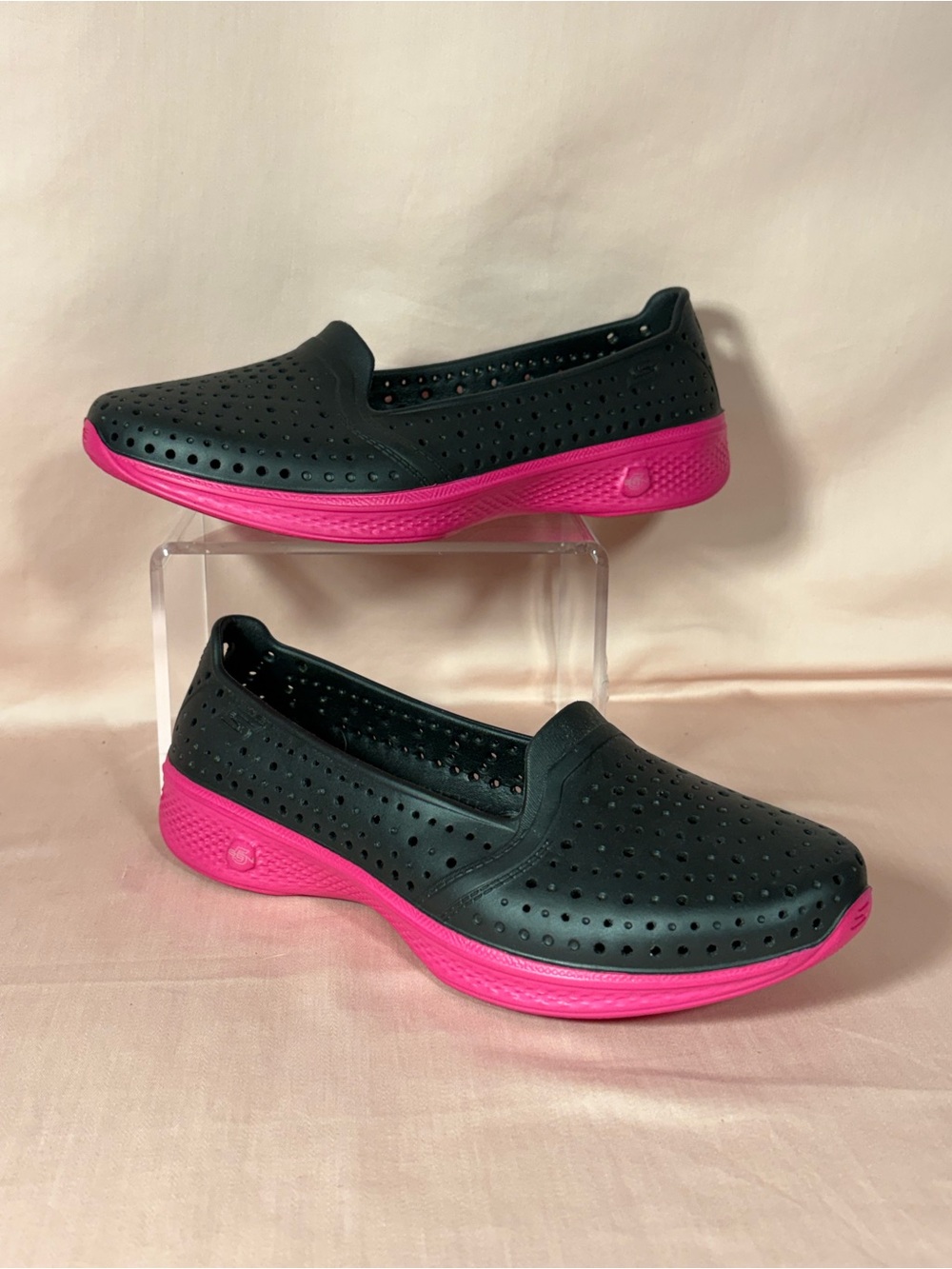 Skechers H2 Go Black/Hot Pink Perforated Slip On Water Ballet Flats W's Size 6
